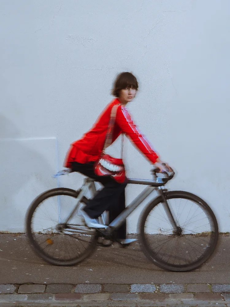 Photo the forumist magazine PÉNIBLE  par Eddy Soilihi - Image 1